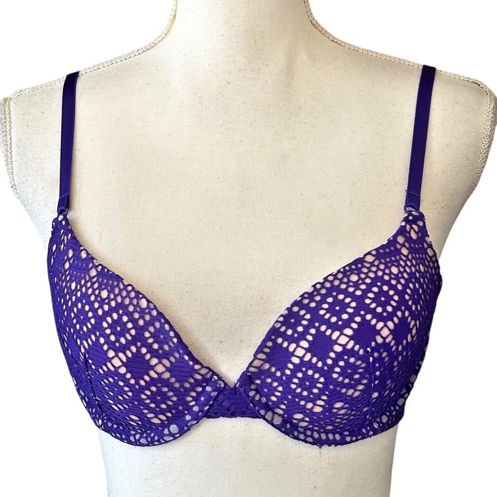 Victoria’s Secret Lined Demi Open Weave Lace Bra SZ‎ 34B in Purple